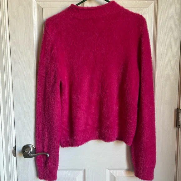 Universal Thread Fuzzy Sweater - Picture 2 of 6